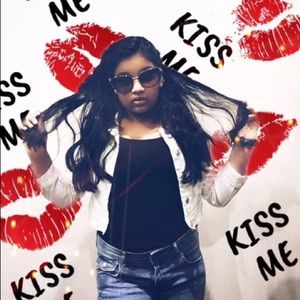 Meet your Posher, Meenakshi